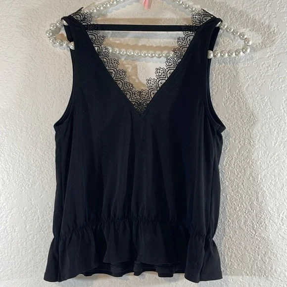 EXPRESS Women Black Crochet V-Neck Sleeveless Blouse Size XS - Picture 4 of 7